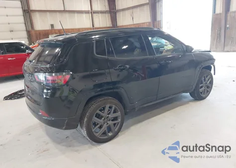 2024 Jeep Compass Limited 4X4 из США, поврежденный, VIN 3C4NJDCNXRT159898